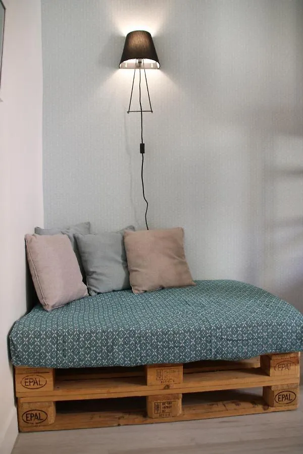 Bright Apartment Old Town ニース