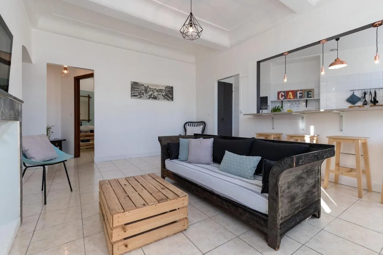 Bright Apartment Old Town ニース